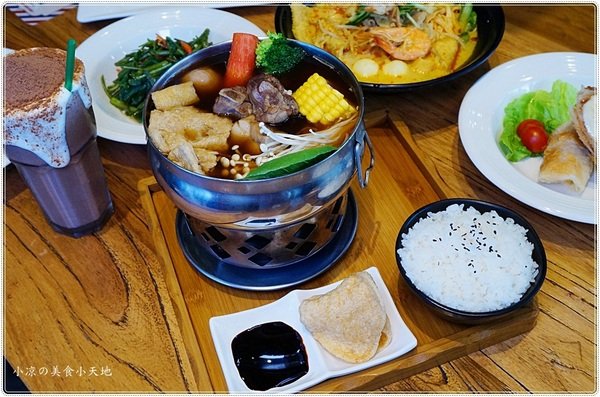 金福氣南洋食堂:台中北屯』金福氣南洋食堂║食尚玩家推薦,懷舊復古風、特色南洋風味餐、彩虹起司吐司超邪惡