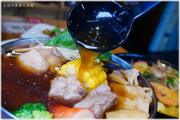 金福氣南洋食堂:台中北屯』金福氣南洋食堂║食尚玩家推薦,懷舊復古風、特色南洋風味餐、彩虹起司吐司超邪惡