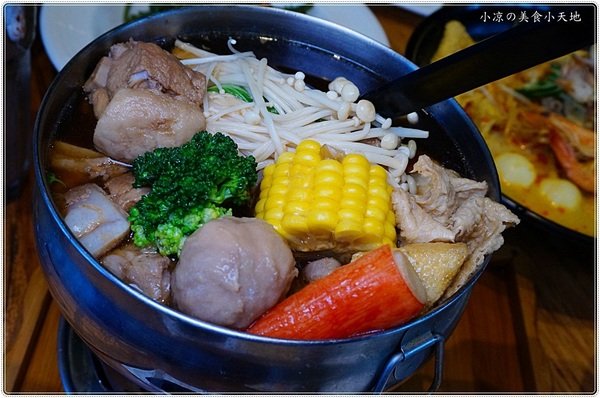 金福氣南洋食堂:台中北屯』金福氣南洋食堂║食尚玩家推薦,懷舊復古風、特色南洋風味餐、彩虹起司吐司超邪惡