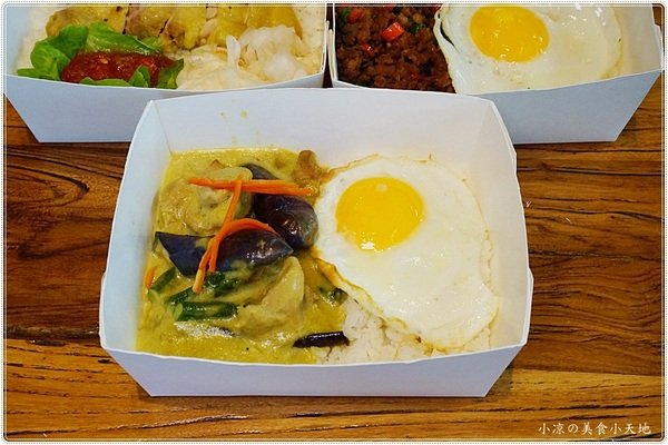 金福氣南洋食堂:台中北屯』金福氣南洋食堂║食尚玩家推薦,懷舊復古風、特色南洋風味餐、彩虹起司吐司超邪惡