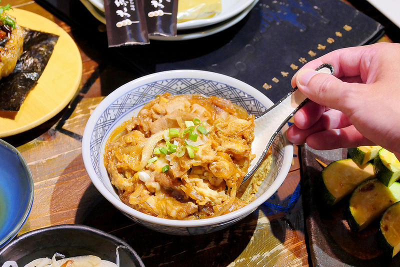 大手燒日式關東煮：日式車站造景昭和懷舊風格 地雞串燒 丼飯火鍋加日本進口關東煮獨特口味宵夜好選擇！