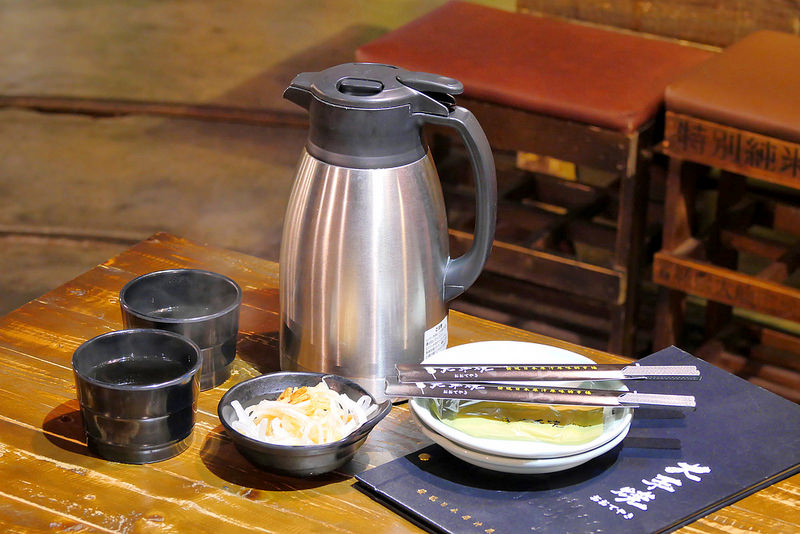 大手燒日式關東煮：日式車站造景昭和懷舊風格 地雞串燒 丼飯火鍋加日本進口關東煮獨特口味宵夜好選擇！