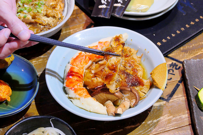 大手燒日式關東煮：日式車站造景昭和懷舊風格 地雞串燒 丼飯火鍋加日本進口關東煮獨特口味宵夜好選擇！