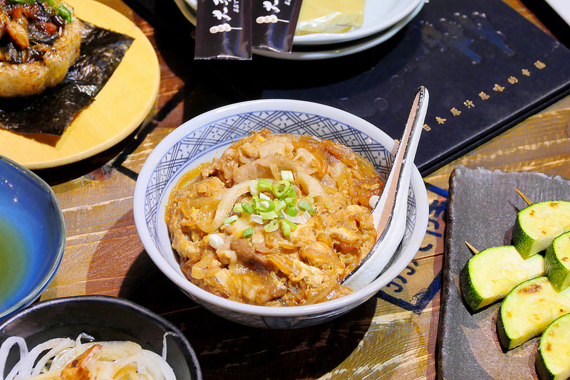 大手燒日式關東煮：日式車站造景昭和懷舊風格 地雞串燒 丼飯火鍋加日本進口關東煮獨特口味宵夜好選擇！