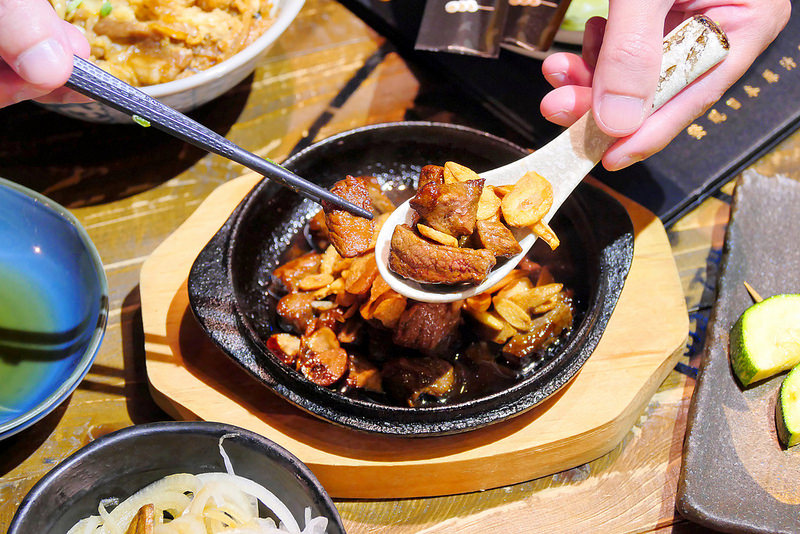 大手燒日式關東煮：日式車站造景昭和懷舊風格 地雞串燒 丼飯火鍋加日本進口關東煮獨特口味宵夜好選擇！