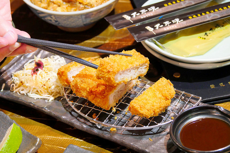 大手燒日式關東煮：日式車站造景昭和懷舊風格 地雞串燒 丼飯火鍋加日本進口關東煮獨特口味宵夜好選擇！