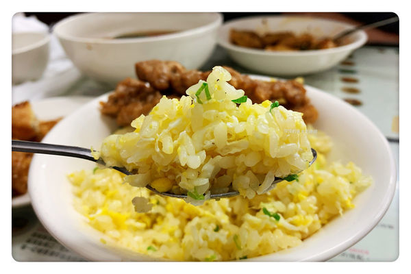 【新店美食】小樂精緻麵食館 ~ 新店鼎泰豐/七張美食❤️必點排骨蛋炒飯(附價目表) - 捷運七張站