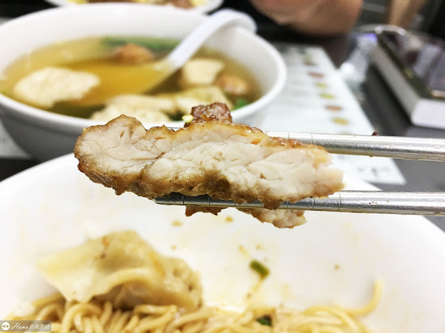 【新北新店】小樂精緻麵食館寶橋店 | 媲美鼎泰豐 想吃先排隊 神還原排骨蛋炒飯