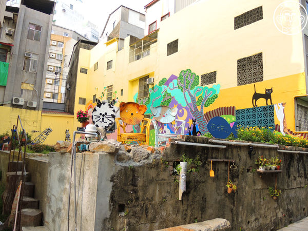 銀同社區藝術彩繪：作伙來企投【台南･銀同里彩繪巷弄 貓咪高地】貓咪控的好去處