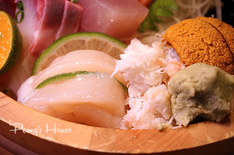 【新竹日本料理-吟川日本料理】豪華卻又平價的豪華海鮮丼，還有超肥厚的限量十份的鰻魚飯！