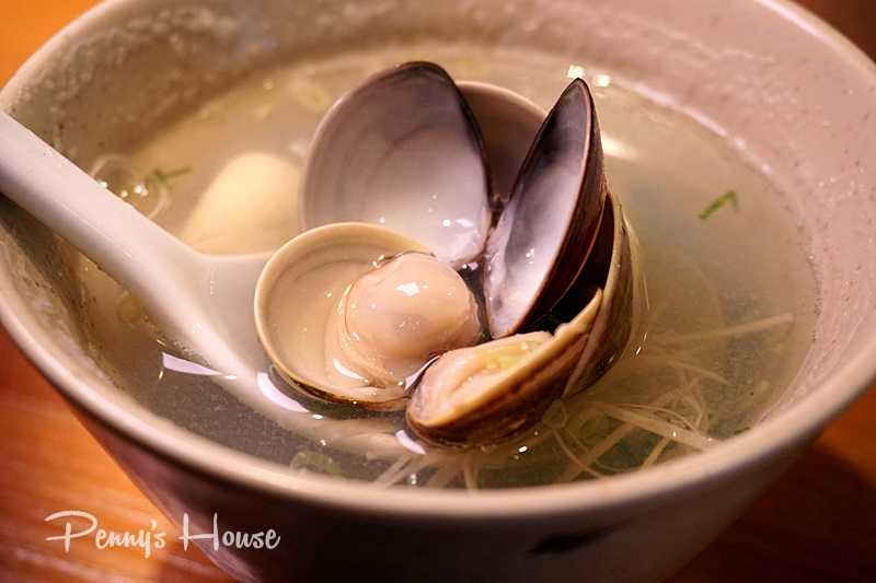 【新竹日本料理-吟川日本料理】豪華卻又平價的豪華海鮮丼，還有超肥厚的限量十份的鰻魚飯！