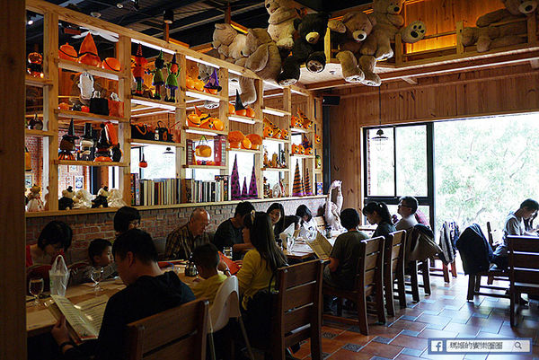 台中草悟道【南瓜屋魔女露露的廚房】滿滿南瓜圍繞童話故事主題風餐廳。草悟道義式料理