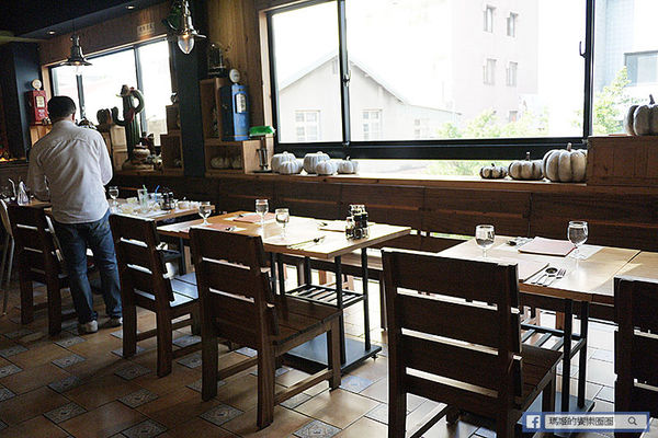 台中草悟道【南瓜屋魔女露露的廚房】滿滿南瓜圍繞童話故事主題風餐廳。草悟道義式料理