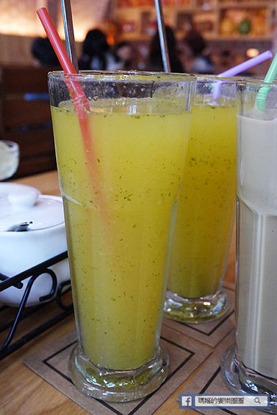 台中草悟道【南瓜屋魔女露露的廚房】滿滿南瓜圍繞童話故事主題風餐廳。草悟道義式料理