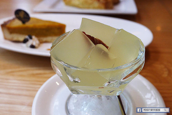 台中草悟道【南瓜屋魔女露露的廚房】滿滿南瓜圍繞童話故事主題風餐廳。草悟道義式料理