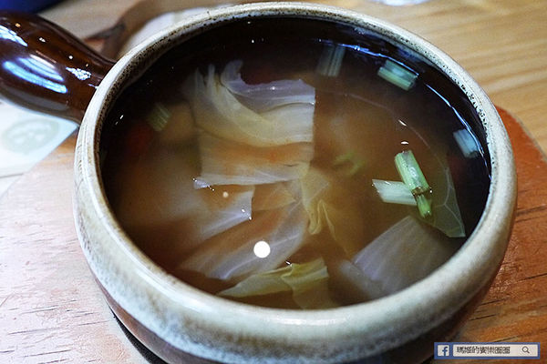 台中草悟道【南瓜屋魔女露露的廚房】滿滿南瓜圍繞童話故事主題風餐廳。草悟道義式料理