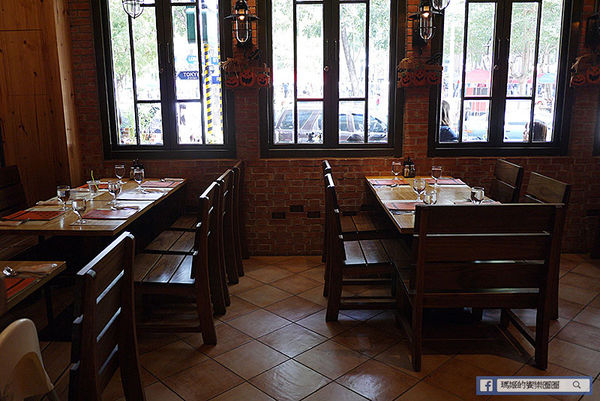 台中草悟道【南瓜屋魔女露露的廚房】滿滿南瓜圍繞童話故事主題風餐廳。草悟道義式料理