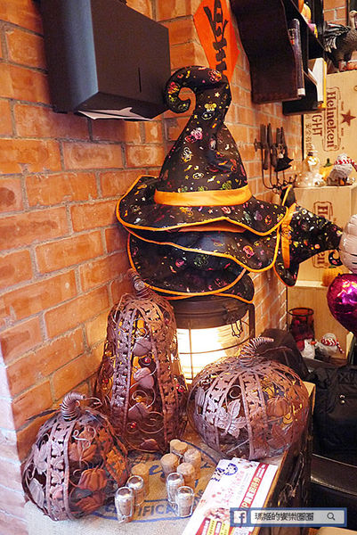 台中草悟道【南瓜屋魔女露露的廚房】滿滿南瓜圍繞童話故事主題風餐廳。草悟道義式料理