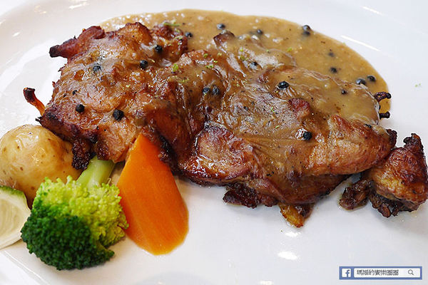 台中草悟道【南瓜屋魔女露露的廚房】滿滿南瓜圍繞童話故事主題風餐廳。草悟道義式料理