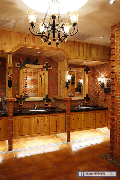 台中草悟道【南瓜屋魔女露露的廚房】滿滿南瓜圍繞童話故事主題風餐廳。草悟道義式料理