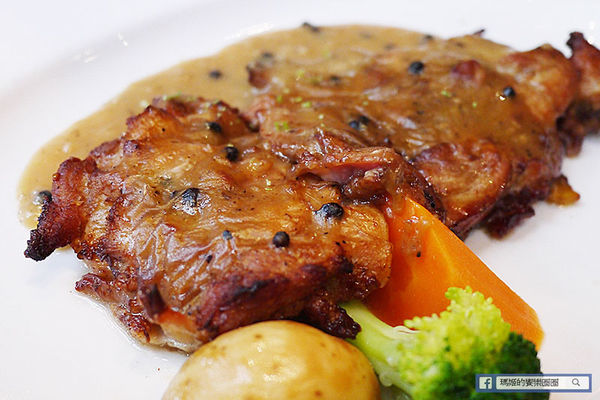 台中草悟道【南瓜屋魔女露露的廚房】滿滿南瓜圍繞童話故事主題風餐廳。草悟道義式料理