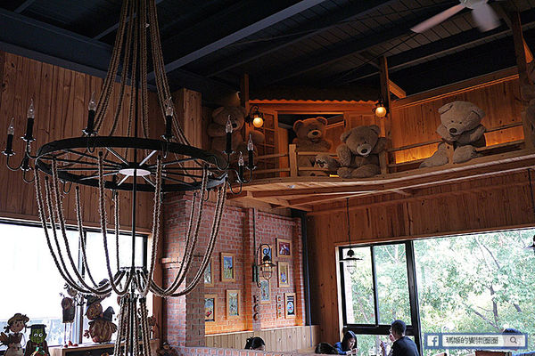 台中草悟道【南瓜屋魔女露露的廚房】滿滿南瓜圍繞童話故事主題風餐廳。草悟道義式料理