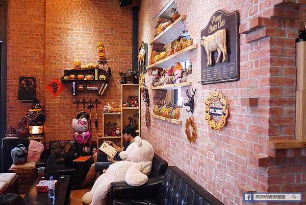 台中草悟道【南瓜屋魔女露露的廚房】滿滿南瓜圍繞童話故事主題風餐廳。草悟道義式料理