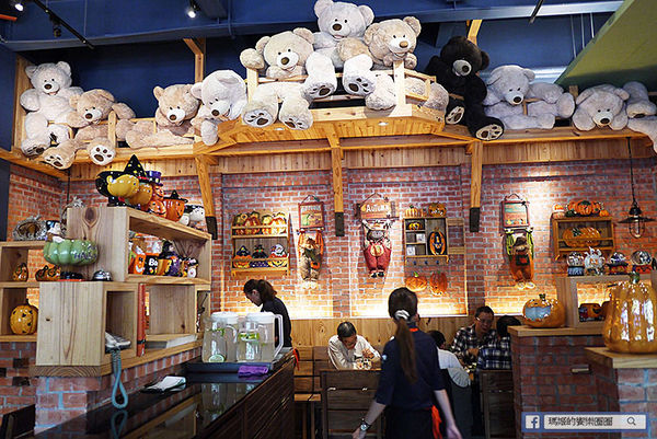 台中草悟道【南瓜屋魔女露露的廚房】滿滿南瓜圍繞童話故事主題風餐廳。草悟道義式料理