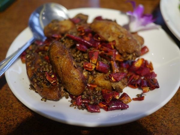 【西屯美食】頂園燒鵝担仔廚房‖熱門桌菜店家‖烤雞烤鵝都推薦‖假日沒預約很難吃的到。