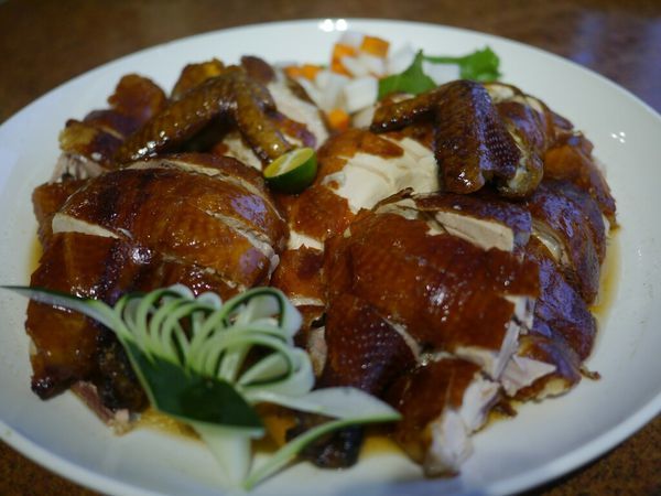 【西屯美食】頂園燒鵝担仔廚房‖熱門桌菜店家‖烤雞烤鵝都推薦‖假日沒預約很難吃的到。