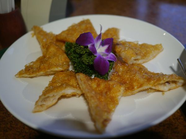 【西屯美食】頂園燒鵝担仔廚房‖熱門桌菜店家‖烤雞烤鵝都推薦‖假日沒預約很難吃的到。