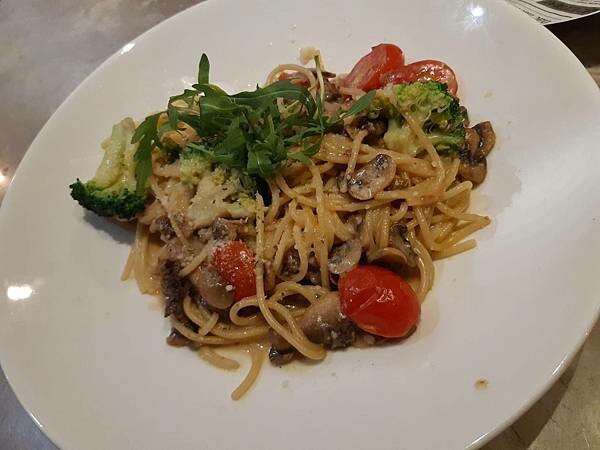 台中服務態度好-星享道酒店旁的HUN 貳-台中逢甲店