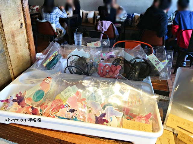 【台中 西屯】HUN 貳§開在逢甲巷弄內的創意夯店，紅透台中半邊天的瘋狂爆炸多蛤蜊義大利麵及特調橘醬不一樣，口感就.......