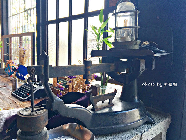 【台中 西屯】HUN 貳§開在逢甲巷弄內的創意夯店，紅透台中半邊天的瘋狂爆炸多蛤蜊義大利麵及特調橘醬不一樣，口感就.......