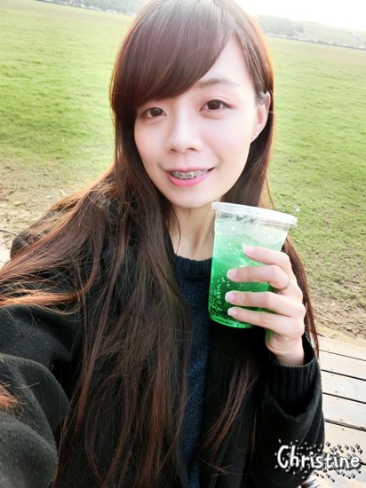 【新北。景點】 瑞芳 / 星空草原，擁恆文創園區，成千上萬的光碟片藝術地景，梵谷的畫