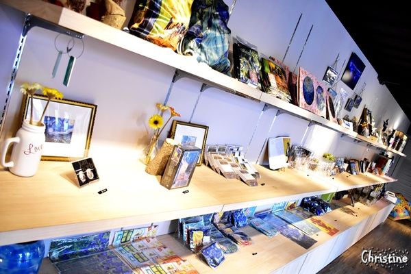 【新北。景點】 瑞芳 / 星空草原，擁恆文創園區，成千上萬的光碟片藝術地景，梵谷的畫