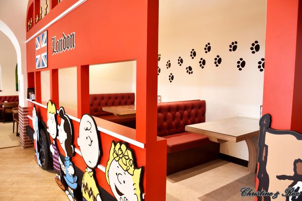 【台中。美食】西屯 / 跟著查理布朗一起環遊世界，史努比餐廳，秋紅谷旁