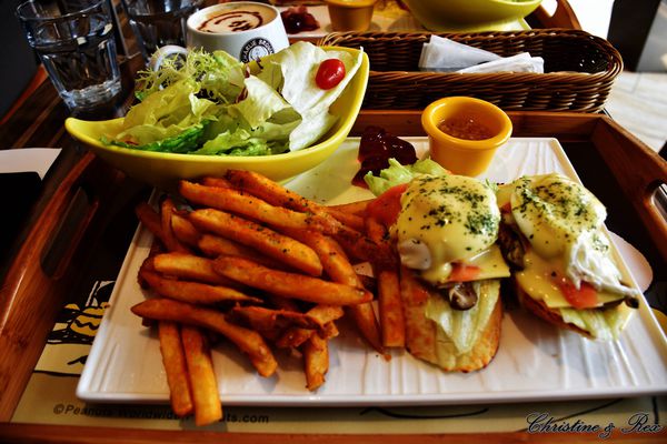 【台中。美食】西屯 / 跟著查理布朗一起環遊世界，史努比餐廳，秋紅谷旁