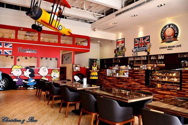 【台中。美食】西屯 / 跟著查理布朗一起環遊世界，史努比餐廳，秋紅谷旁
