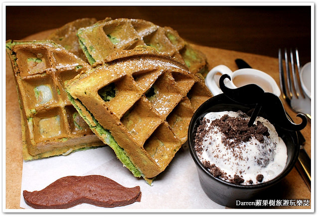 『新北新莊早午餐推薦』Whos Tea 鬍子茶(台北新莊店)★環遊世界概念早午餐店/美式工業風聚餐聊天的首選/必點招牌竹炭帕里尼/提供桌遊不收服務費營業時間很長