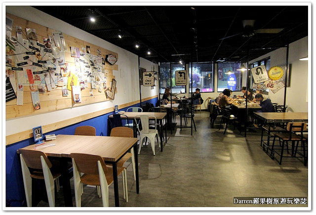 『新北新莊早午餐推薦』Whos Tea 鬍子茶(台北新莊店)★環遊世界概念早午餐店/美式工業風聚餐聊天的首選/必點招牌竹炭帕里尼/提供桌遊不收服務費營業時間很長