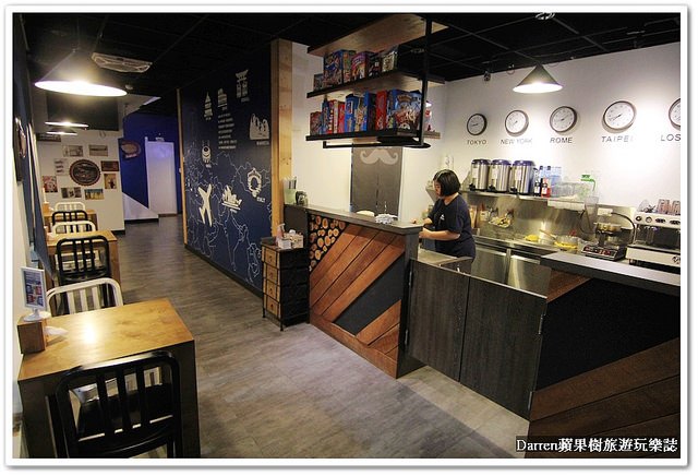 『新北新莊早午餐推薦』Whos Tea 鬍子茶(台北新莊店)★環遊世界概念早午餐店/美式工業風聚餐聊天的首選/必點招牌竹炭帕里尼/提供桌遊不收服務費營業時間很長