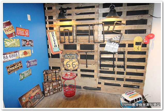 『新北新莊早午餐推薦』Whos Tea 鬍子茶(台北新莊店)★環遊世界概念早午餐店/美式工業風聚餐聊天的首選/必點招牌竹炭帕里尼/提供桌遊不收服務費營業時間很長