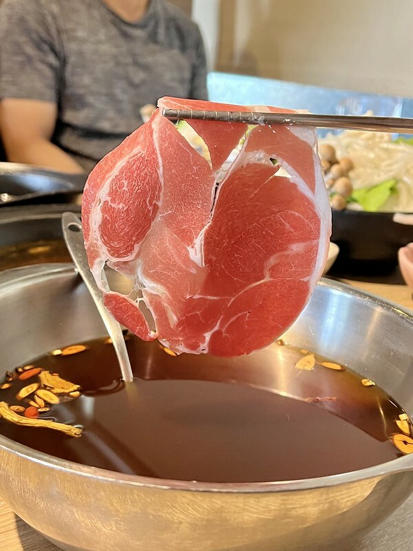 ＋（羅東火鍋）和口田鍋物～海鮮肉品超新鮮、湯頭濃郁超好喝、飲料冰淇淋喝到飽！價格划算不收服務費～和口田鍋物菜單