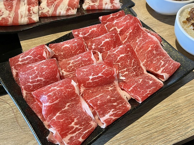 ＋（羅東火鍋）和口田鍋物～海鮮肉品超新鮮、湯頭濃郁超好喝、飲料冰淇淋喝到飽！價格划算不收服務費～和口田鍋物菜單