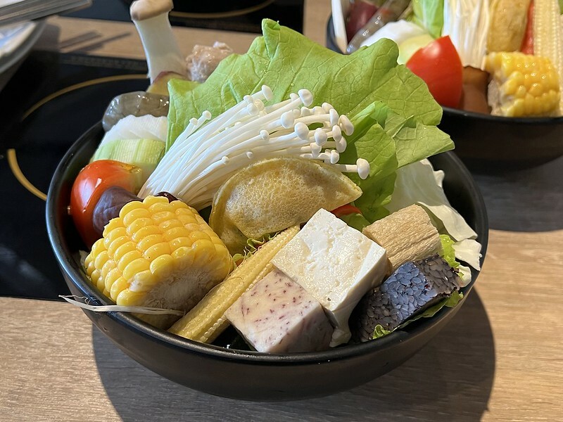 ＋（羅東火鍋）和口田鍋物～海鮮肉品超新鮮、湯頭濃郁超好喝、飲料冰淇淋喝到飽！價格划算不收服務費～和口田鍋物菜單