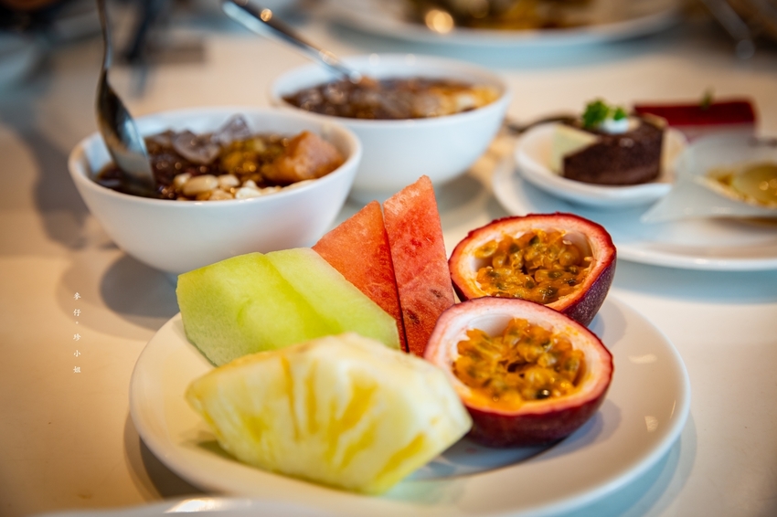 台北南港超浮誇海陸雙饗主餐，吃美國極黑和牛送龍蝦只在『六福萬怡酒店敘日全日餐廳』，全面現點現做更放心