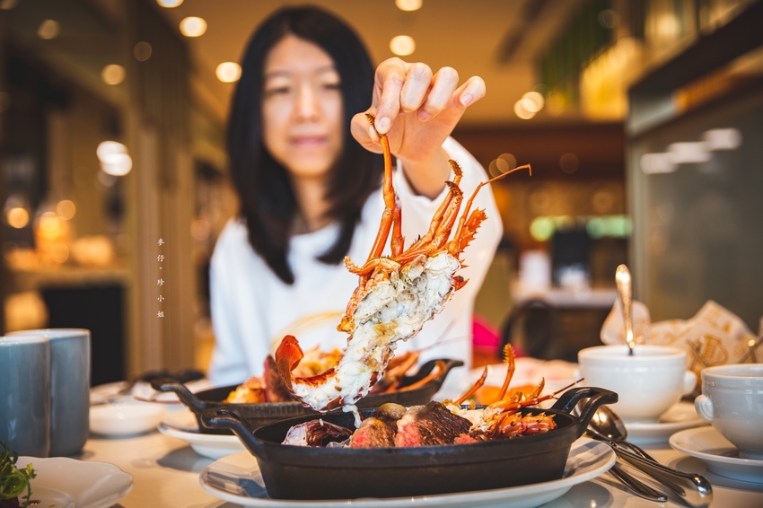 台北南港超浮誇海陸雙饗主餐，吃美國極黑和牛送龍蝦只在『六福萬怡酒店敘日全日餐廳』，全面現點現做更放心