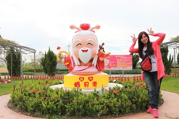 小品蝸牛生態農場: 【彰化溪湖景點】小品蝸牛生態農場~可愛逗趣的囍神蝸月老求紅線