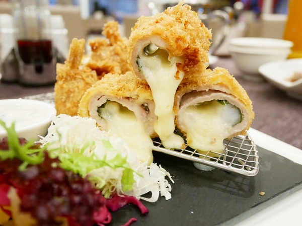 寶麗金餐飲集團崇德店:寶麗金餐飲集團崇德店-賓至如歸的服務 整潔寬敞的空間 精緻美味的料理 很適合與家人朋友前往用餐